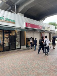 駅前のパン屋さん